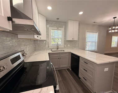 110 Kensington Circle - Photo Thumbnail 3