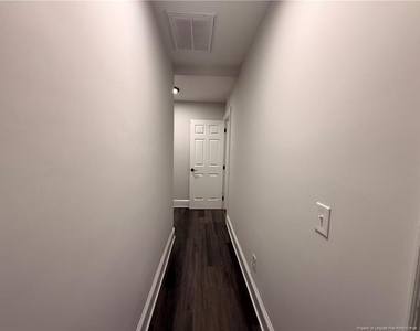 110 Kensington Circle - Photo Thumbnail 10