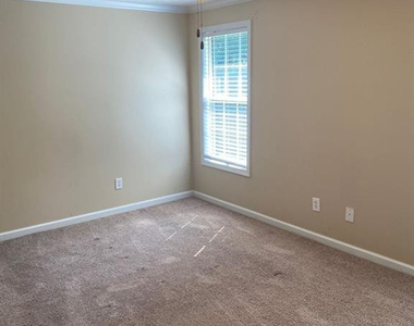 331 Beaconfield Drive - Photo Thumbnail 6