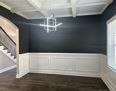 143 Cromwell Court - Photo Thumbnail 8