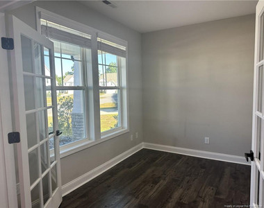 143 Cromwell Court - Photo Thumbnail 7