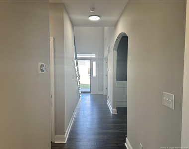 143 Cromwell Court - Photo Thumbnail 9