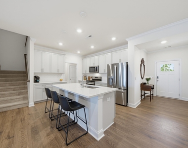 722 Andrade Drive - Photo Thumbnail 3