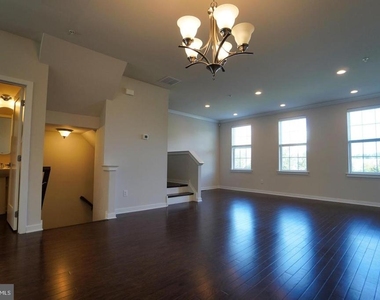 35 Jessop Lane - Photo Thumbnail 14