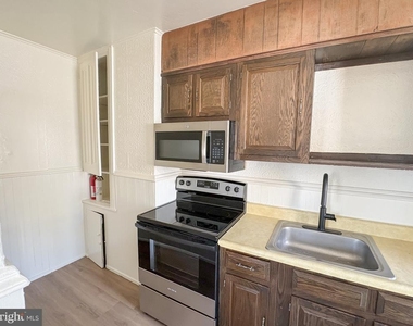261 N York Street - Photo Thumbnail 5