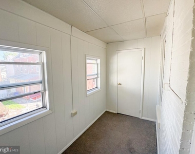 261 N York Street - Photo Thumbnail 12