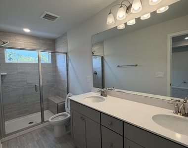 1373 Hasse Avenue - Photo Thumbnail 7