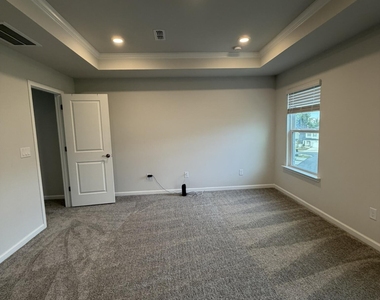 1373 Hasse Avenue - Photo Thumbnail 6
