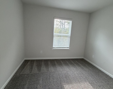 1373 Hasse Avenue - Photo Thumbnail 10