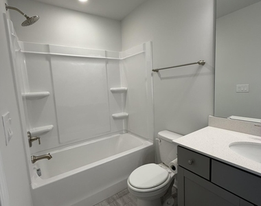 1373 Hasse Avenue - Photo Thumbnail 14