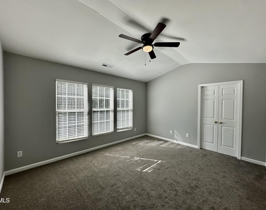 208 Walnut Woods Drive - Photo Thumbnail 10
