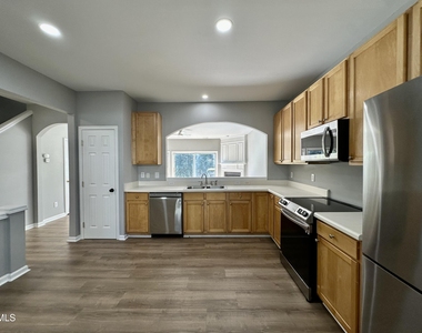 208 Walnut Woods Drive - Photo Thumbnail 3