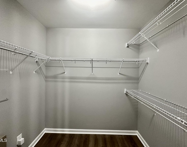 208 Walnut Woods Drive - Photo Thumbnail 13