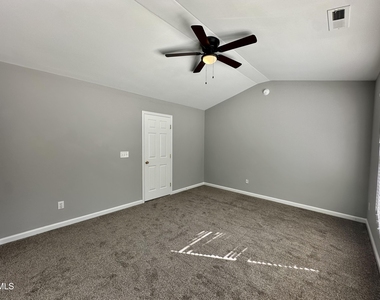 208 Walnut Woods Drive - Photo Thumbnail 11