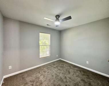 208 Walnut Woods Drive - Photo Thumbnail 17