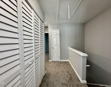 208 Walnut Woods Drive - Photo Thumbnail 14