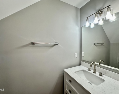 208 Walnut Woods Drive - Photo Thumbnail 9
