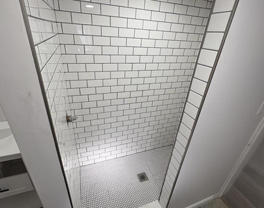 367 E Butler Avenue - Photo Thumbnail 4