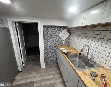 367 E Butler Avenue - Photo Thumbnail 2