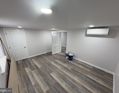 367 E Butler Avenue - Photo Thumbnail 6
