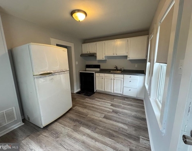 319 Grant Street - Photo Thumbnail 7