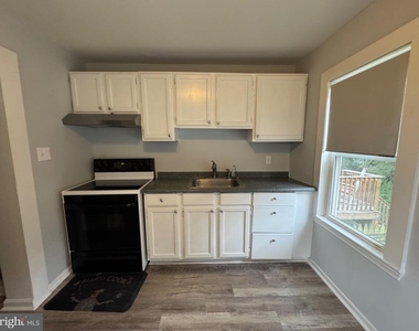 319 Grant Street - Photo Thumbnail 8
