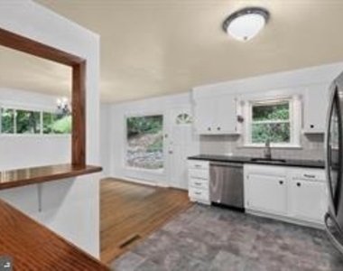 156 Gypsy Lane - Photo Thumbnail 28