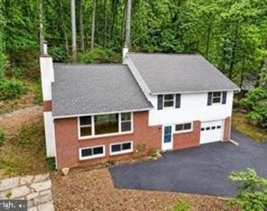 156 Gypsy Lane - Photo Thumbnail 6