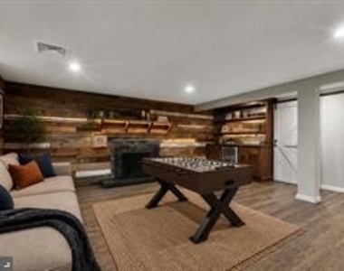 156 Gypsy Lane - Photo Thumbnail 16