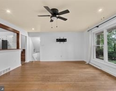 156 Gypsy Lane - Photo Thumbnail 12