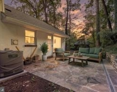 156 Gypsy Lane - Photo Thumbnail 5