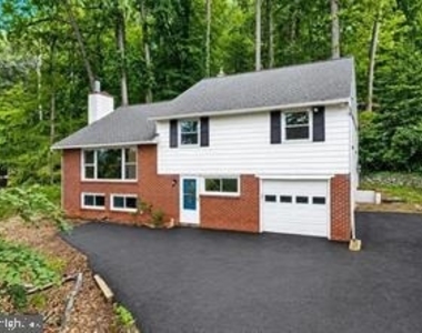 156 Gypsy Lane - Photo Thumbnail 9