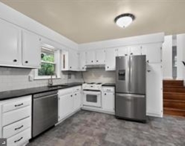 156 Gypsy Lane - Photo Thumbnail 27