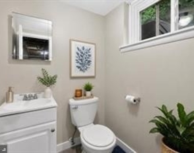 156 Gypsy Lane - Photo Thumbnail 18