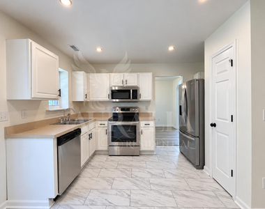 103 Doves Haven Drive - Photo Thumbnail 13