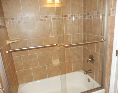 4301 Bona Court - Photo Thumbnail 16