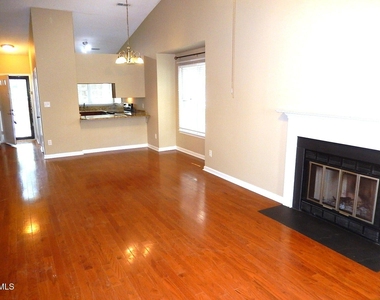 4301 Bona Court - Photo Thumbnail 2