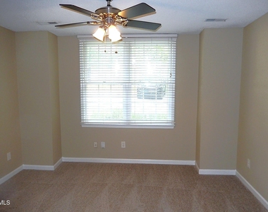 4301 Bona Court - Photo Thumbnail 14