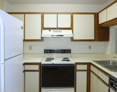 710 Martin Luther King Junior Boulevard - Photo Thumbnail 5