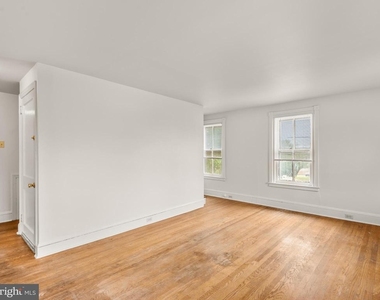 2635 W Chester Pike - Photo Thumbnail 1