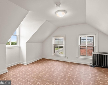 2635 W Chester Pike - Photo Thumbnail 18