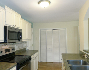 515 S Merritt Mill Road - Photo Thumbnail 6