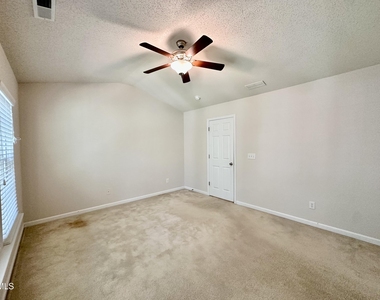 508 Canyon Lake Circle - Photo Thumbnail 9