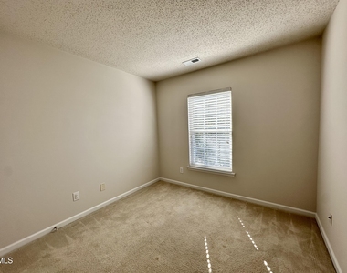 508 Canyon Lake Circle - Photo Thumbnail 12