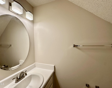 508 Canyon Lake Circle - Photo Thumbnail 7