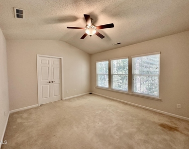 508 Canyon Lake Circle - Photo Thumbnail 8
