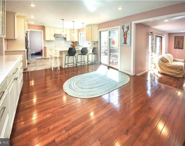 1120 Cymry Drive - Photo Thumbnail 9