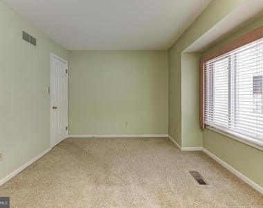 1114 Mews Lane - Photo Thumbnail 32