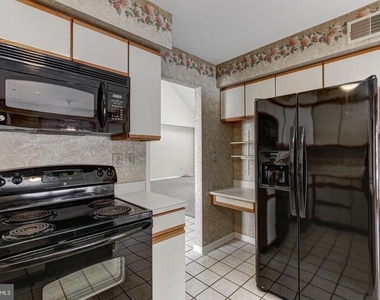 1114 Mews Lane - Photo Thumbnail 16