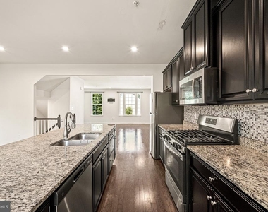 126 Mulberry Drive - Photo Thumbnail 12